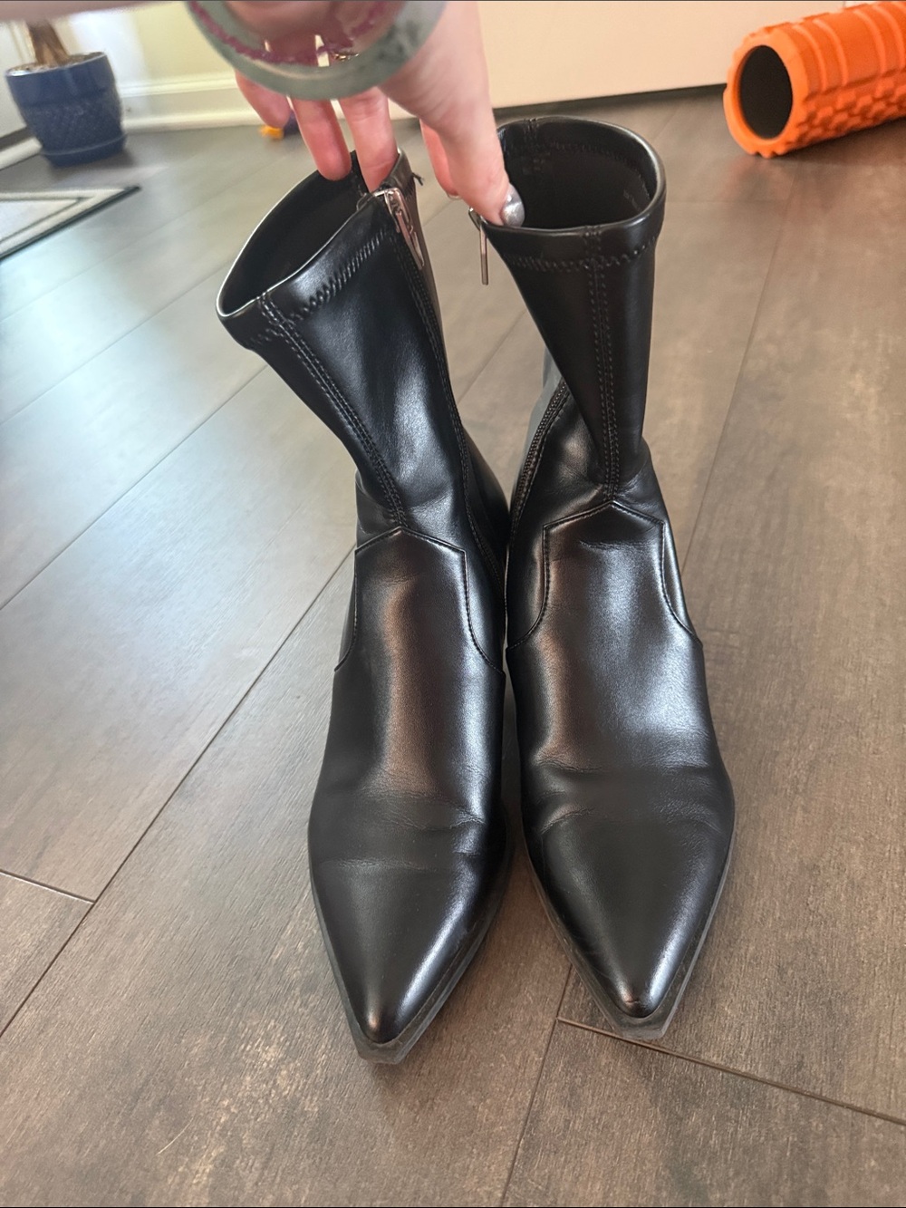 Dolce Vita Women’s Black Pointed Toe Stretch Ankle Boots
